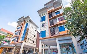 Oyo 443 Maria Cristina Arcade Suites